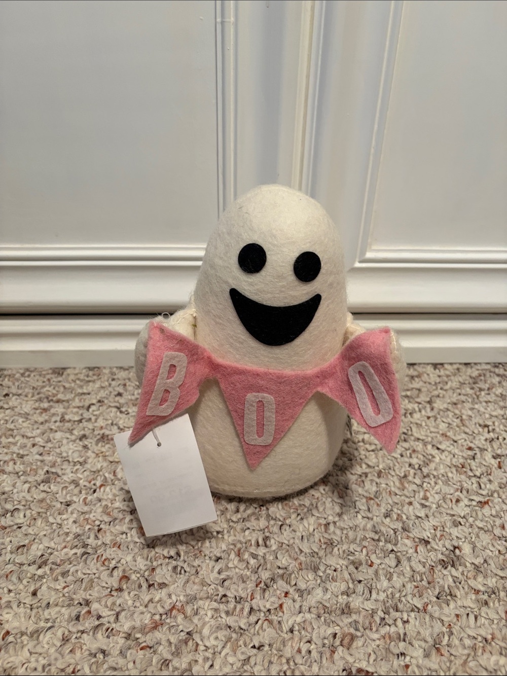 T.J.Maxx White Felt Ghost with Pink BOO Banner